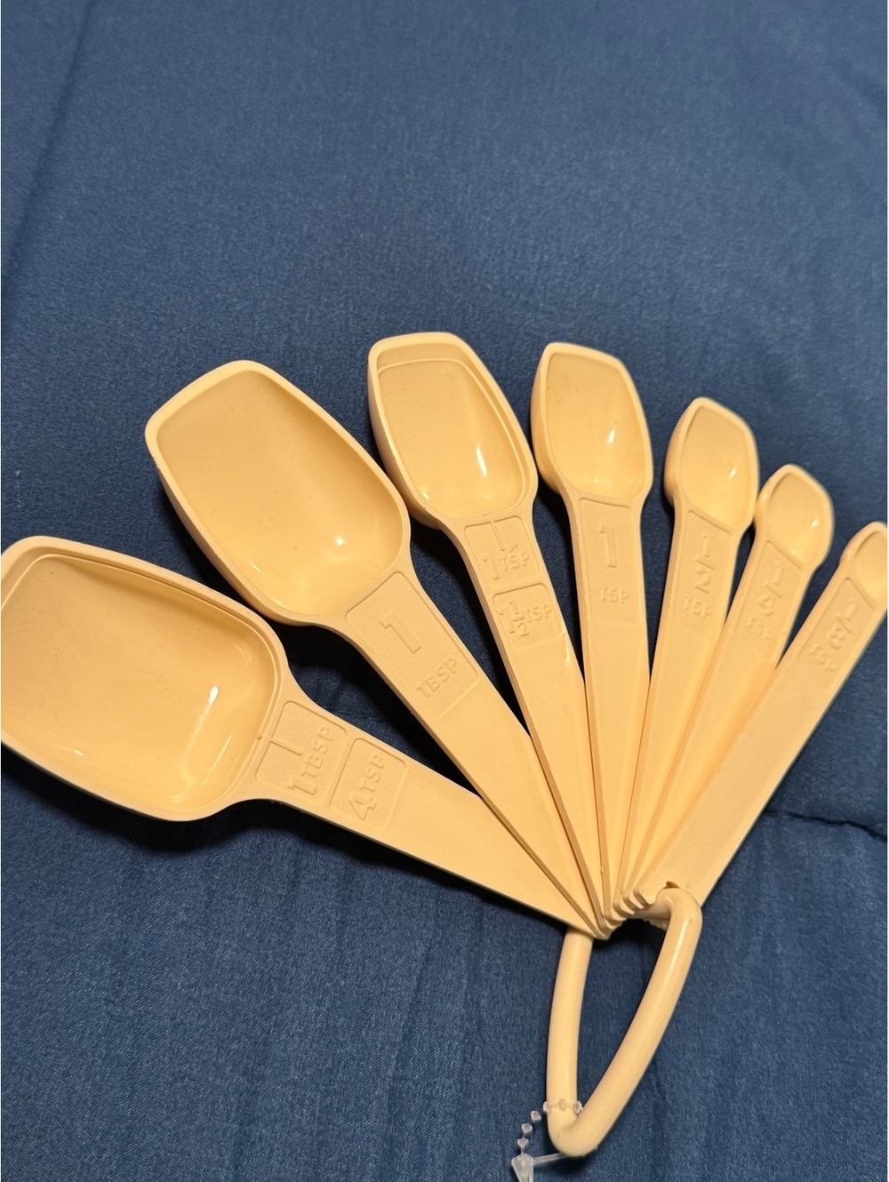 Vintage Tupperware Measuring Spoons Set of 6 Cream Plastic
